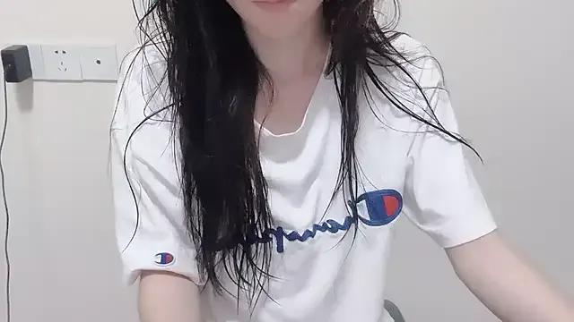 Queen_ww from StripChat is Freechat