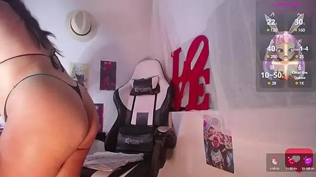 Queengh_ from StripChat