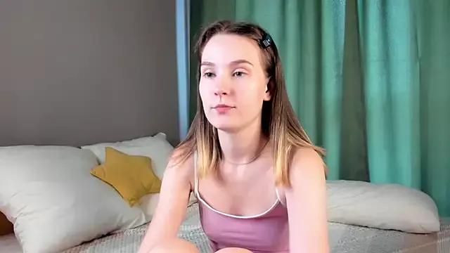 QueenieHathaway from StripChat is Freechat