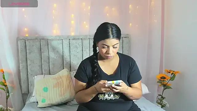 Rachellcooperrr from StripChat is Freechat