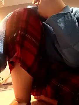 Freechat Raperin2545 on StripChat