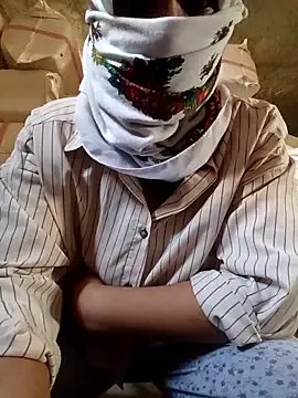 Freechat Raperin2545 on StripChat