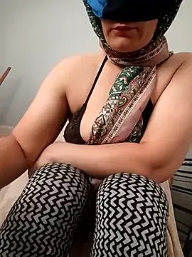 Freechat Raperin2545 on StripChat