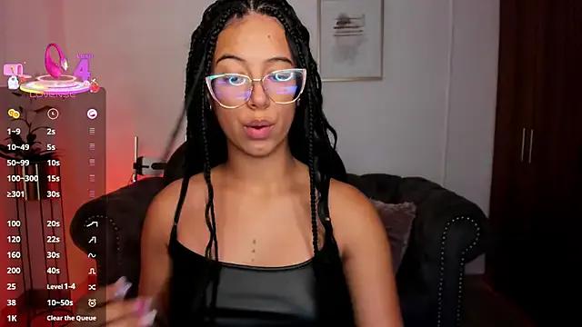 Freechat raven_stonee on StripChat