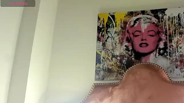 RavenRin from StripChat is Freechat