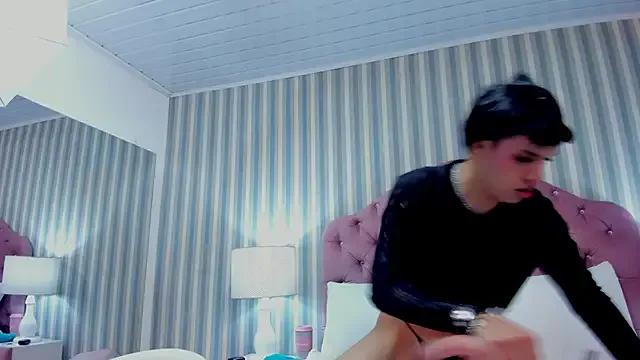 RayvenColliva from StripChat is Freechat