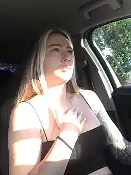 Reina_Cummings from StripChat is Freechat