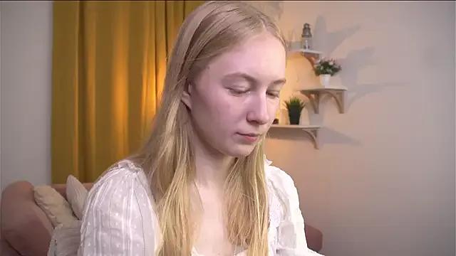 Rinavii from StripChat is Freechat