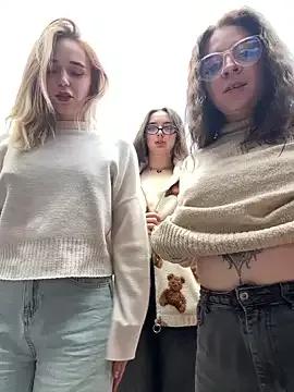 RollingGirls from StripChat