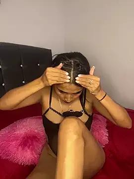 Rosa_25x from StripChat is Freechat