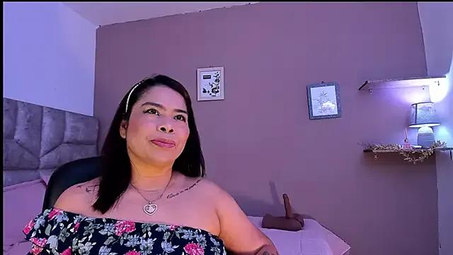 roselyn_caprice from StripChat is Freechat