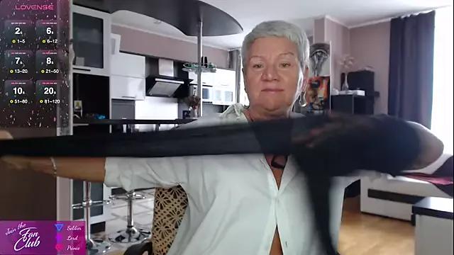 Roxana_brooks from StripChat