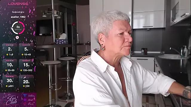 Roxana_brooks from StripChat