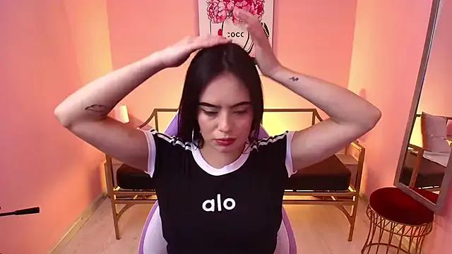 roxana_smile from StripChat is Freechat