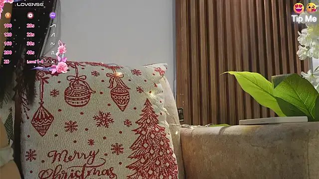 Freechat Roxybeautyy on StripChat