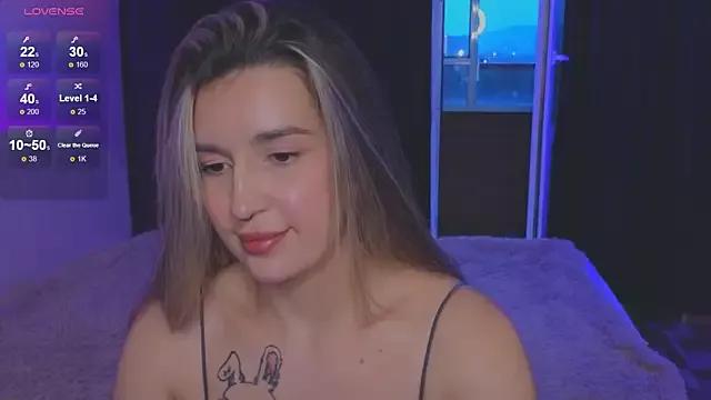 RoxyChill from StripChat is Freechat
