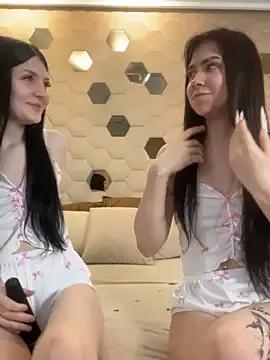 RuthandJess from StripChat is Freechat