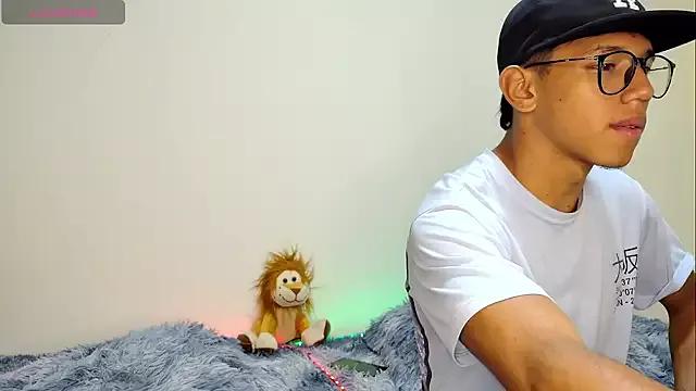 Ryan-and-pamelaprince from StripChat is Freechat