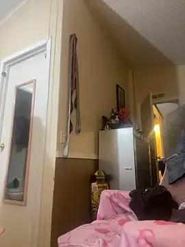 SafeinouterSpace from StripChat is Freechat