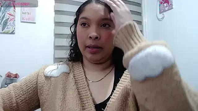 samanta-rosee from StripChat is Freechat