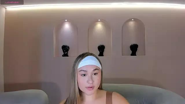 SamanthaConnorX from StripChat is Freechat