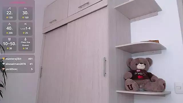 samanthamckeyXX from StripChat is Freechat