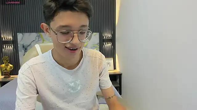 SantiagoRusso18 from StripChat is Freechat