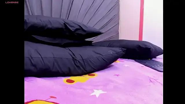 saray-Rousse on StripChat 