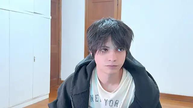 Freechat SasukeUhchiaa on StripChat