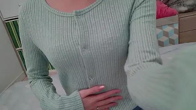 Group sayaka_xo on StripChat