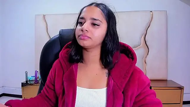 Freechat ScarletDoll on StripChat