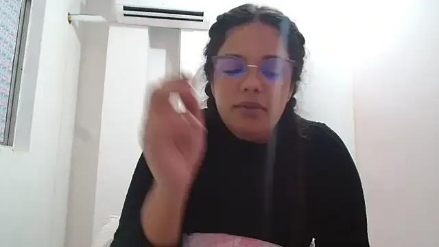 Freechat SecretBrunette on StripChat