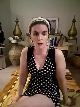 SelenaDomina from StripChat is Freechat