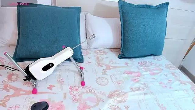 Selene_DiSantis from StripChat is Freechat