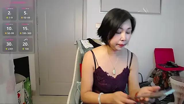 Freechat selinajuan on StripChat