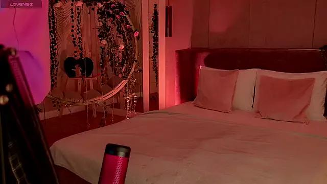 Serena_Waldarf from StripChat is Freechat