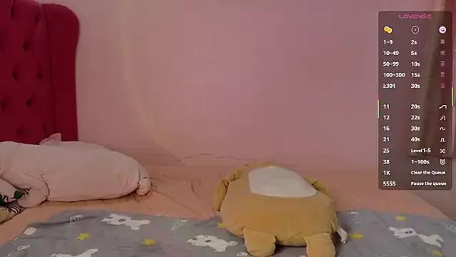 Serenaa_rabbit from StripChat is Freechat