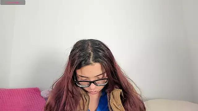 SerenaRossi_ from StripChat is Freechat