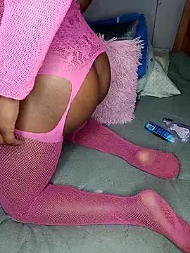 Sexiebitch from StripChat is Freechat