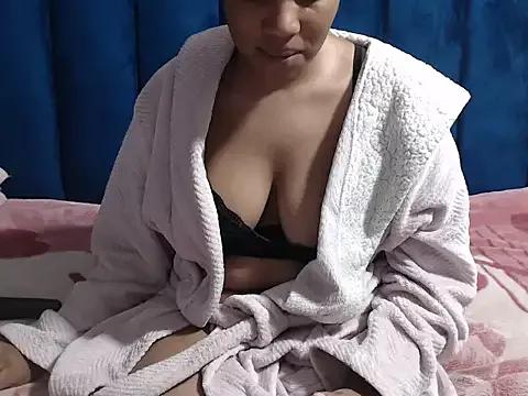 SexytaniaX from StripChat is Freechat