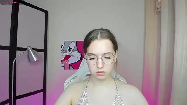 ShalinaMontana from StripChat is Freechat