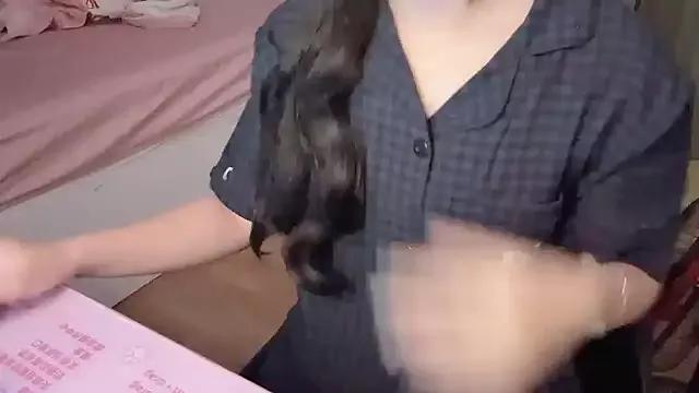 ShengHan-Barbie from StripChat is Freechat