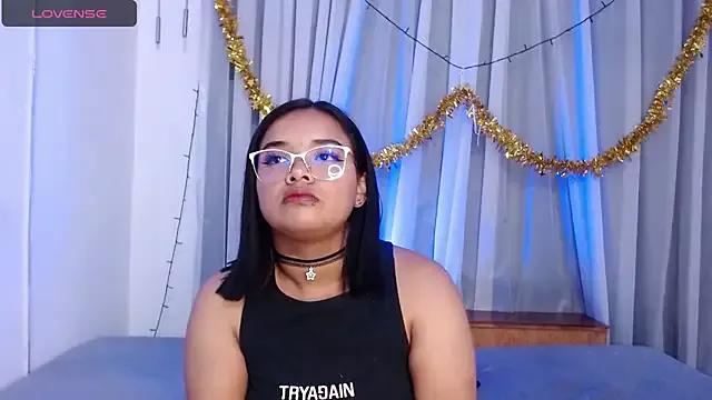 Siena_sunflowercs from StripChat is Freechat