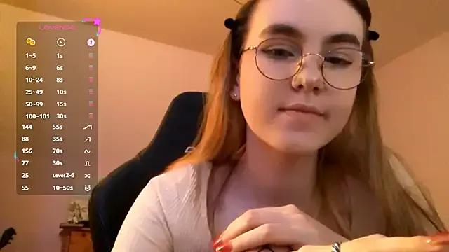 SiIver_Dawn from StripChat is Freechat