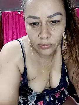 Freechat SluttyMilf79 on StripChat