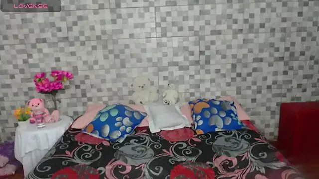 Freechat sofi__rousse on StripChat