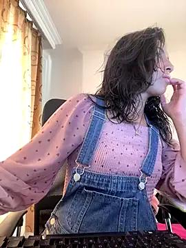 sophie_conelly from StripChat is Freechat
