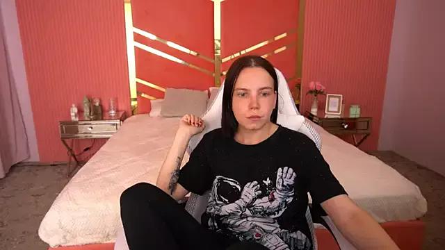 SpicyyDollie from StripChat is Freechat