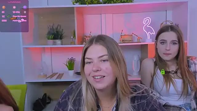 stella_noir from StripChat is Freechat
