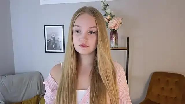 Stephanie_Owen from StripChat is Freechat